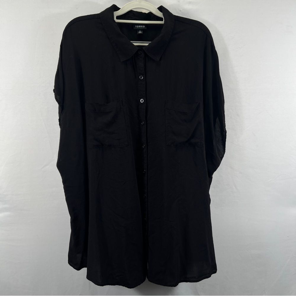Torrid Black Button-Up Short Sleeve Blouse 0810